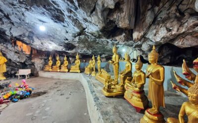 Wat Tham Khao Poon